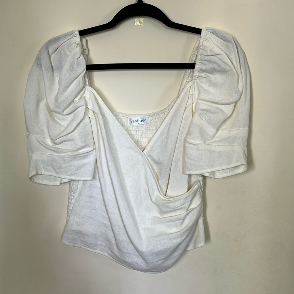 Cream puff sleeve top with wrap waist style